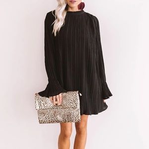 From Impressions boutique, black, ballooned sleeved shift dress!